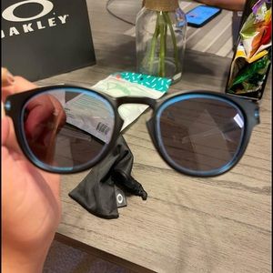 Men’s Oakley Sunglasses